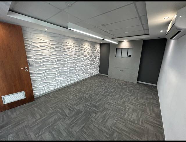 160M² BUILDING TO LET IN TYGER VALLEY